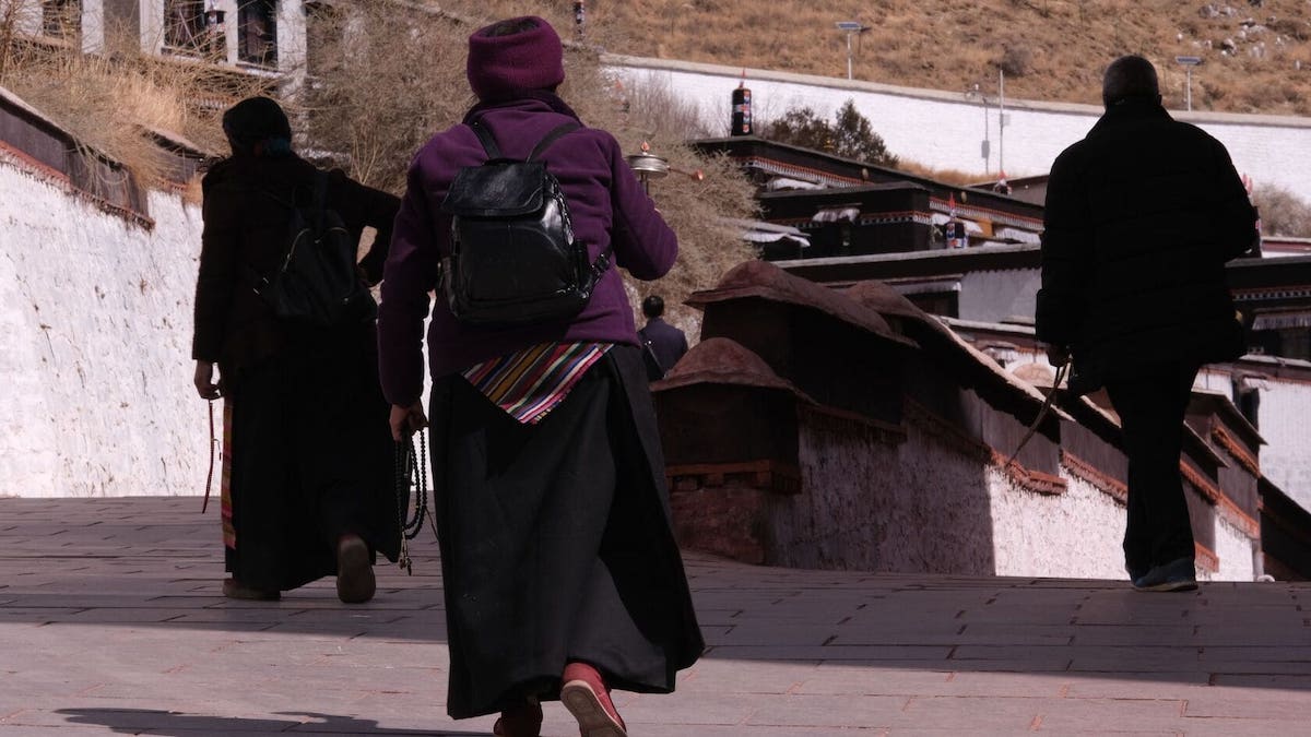 7-Day Lhasa to Everest Base Camp Itinerary for First-Time Visitors